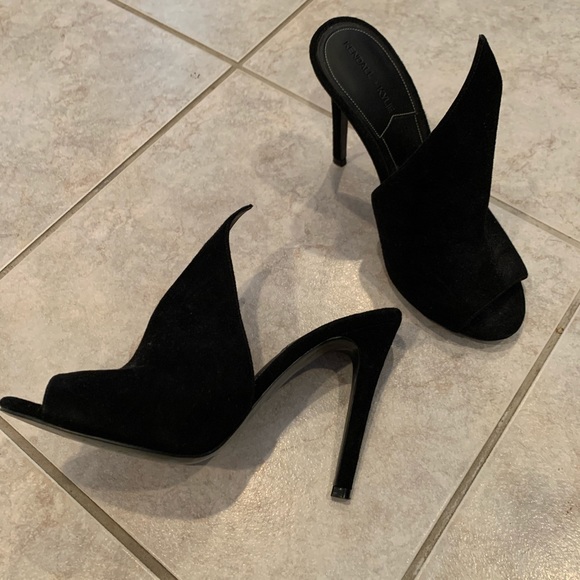 COPY - Kendall + Kylie Black Slip On Heel - Picture 2 of 4